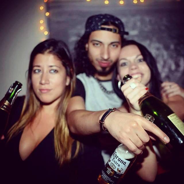 1BLURREDVISION's tweet photo. White girls 🙏 #BlurredVision #NYC http://t.co/nLCkmYFun7