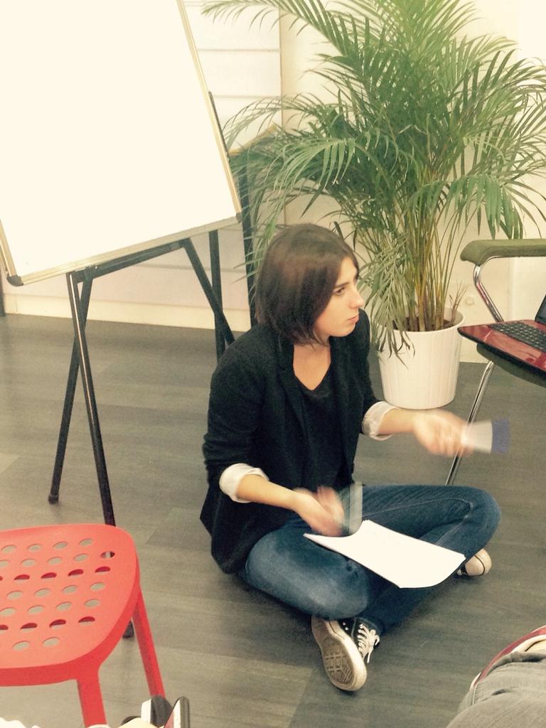 teamlabs's tweet photo. "Las palabras son el pensamiento por defecto" @larra_lara de @walkinncoop presentando su proyecto #visualminds #LEINN http://t.co/hyB5Nh010O