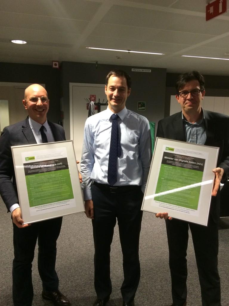 FeWeb's tweet photo. Eerste missie #DigitaleMinisterNu geslaagd! Nu kan het werk beginnen @alexanderdecroo #feweb #lafeweb #digitaleagenda http://t.co/VqqIH0toII