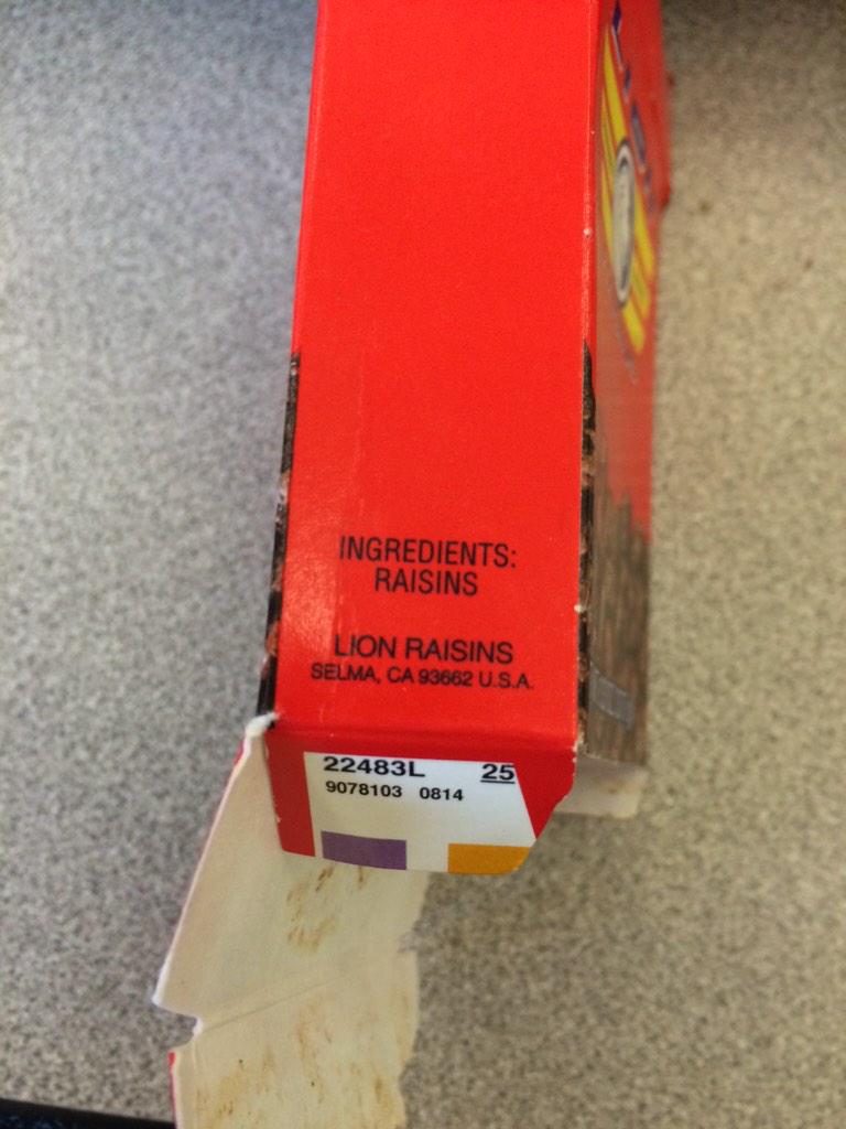that_dum_turtle's tweet photo. I finally figured out what raisins are made of! #raisinmystery #chellco http://t.co/673iTJH9Bi