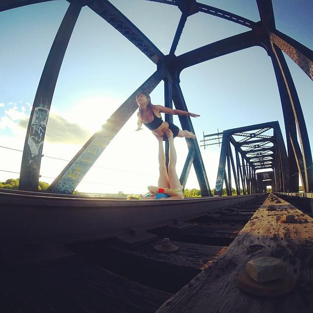 SmileyOm's tweet photo. Bird. Simple and beautiful. :) #FlyHigh
#BirdPose #SmileyOm #Yoga #PartnerYoga #Partnership #KeepSmiling #AcroRe... http://t.co/c4yXMgpCOb