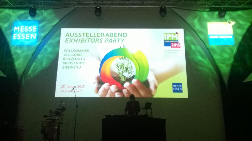 Don1402's tweet photo. Vanavond netwerken met leveranciers, kwekers en producenten op de IPM party. #Horticoop #ipm #netwerken http://t.co/1q0H0QRrf2