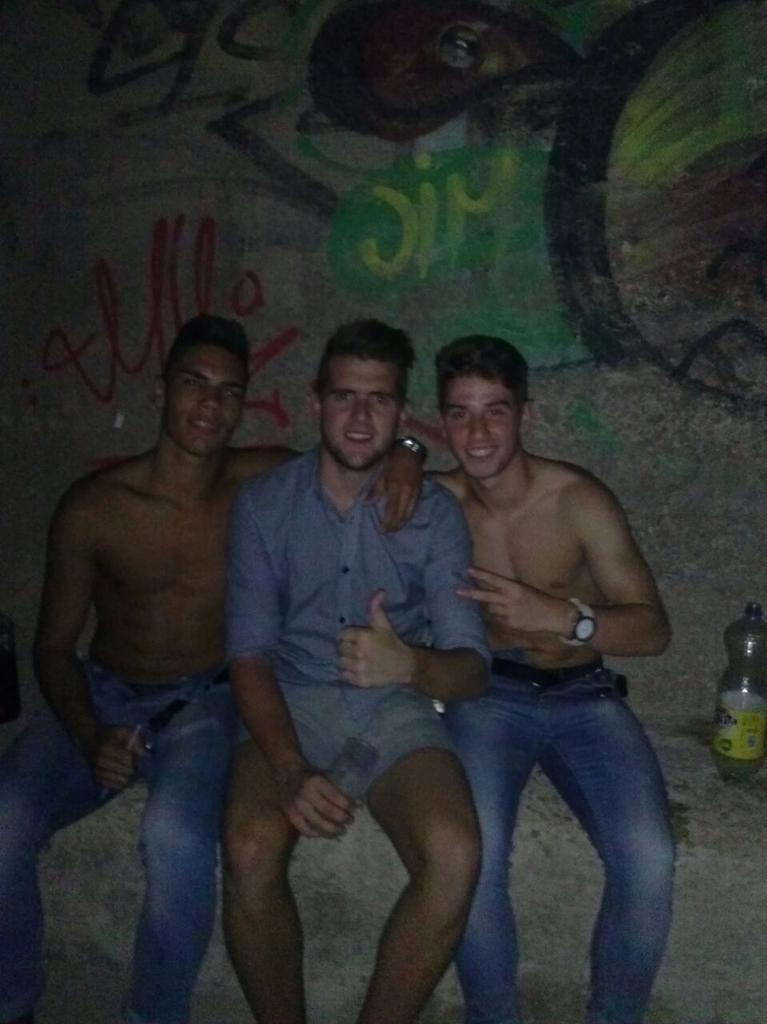AntonioChuus's tweet photo. Gracias por tanto ! Miei fratelli ! @CristiianMateo @Juancarsanchez5 http://t.co/LQ7357MnqM
