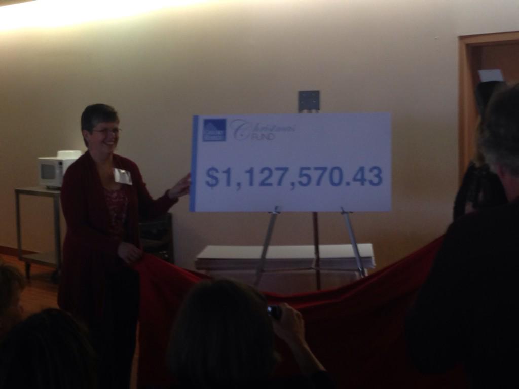 MarkWorks247's tweet image. #HelpOneHelpMany @calgarydropin revived a check for their #MedicalProgram $93,964.20 from @ChristmasFund  #YYC