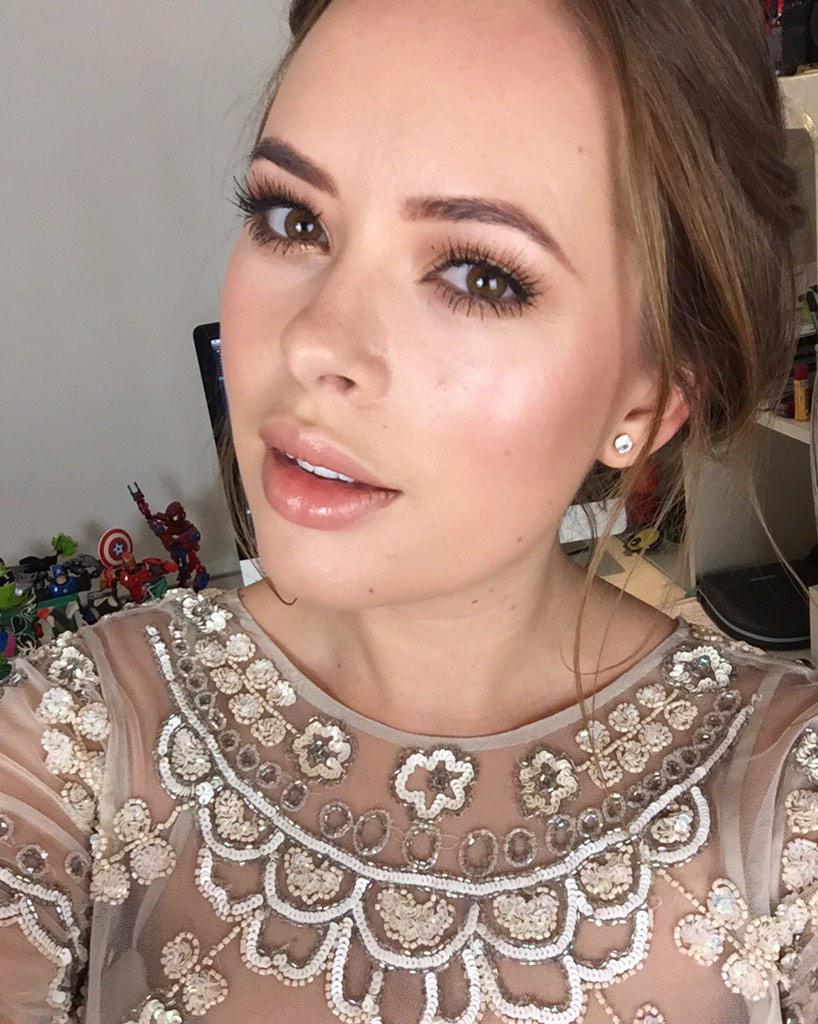 TanyaBurr's tweet photo. Off to the #BoldMetals launch party! Gone for a gold and glowy makeup look! http://t.co/1879M0rDRY
