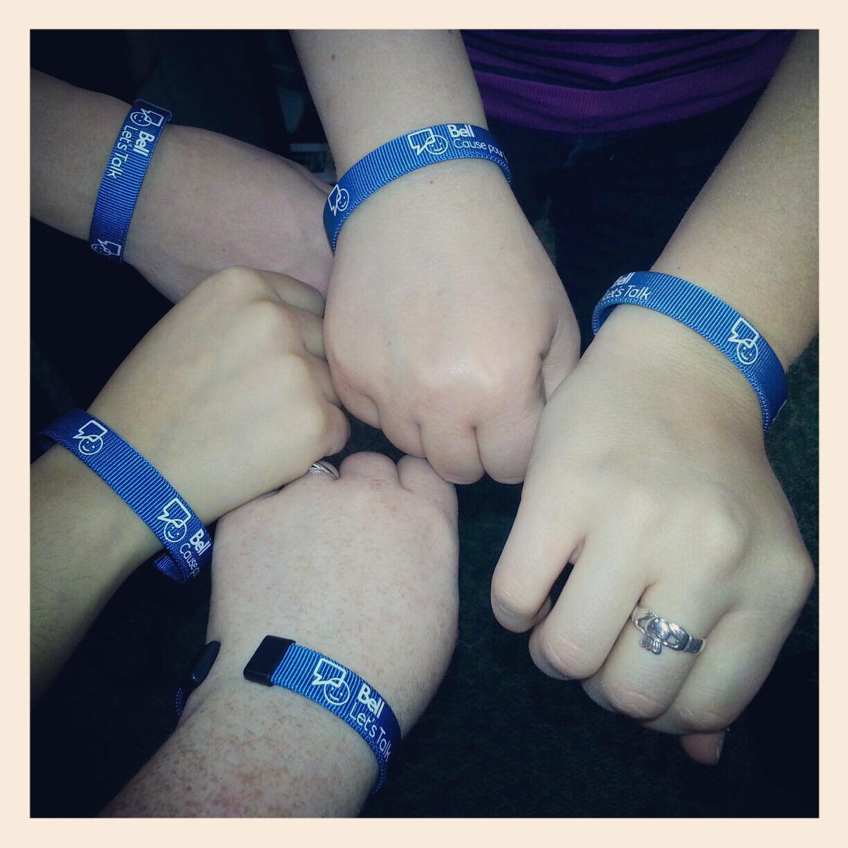 MeganBarker87's tweet photo. Of the 4,000 Canadians who die every year as a result of suicide, most were confronting mental illness #BellLetsTalk http://t.co/A7IzbwDKut