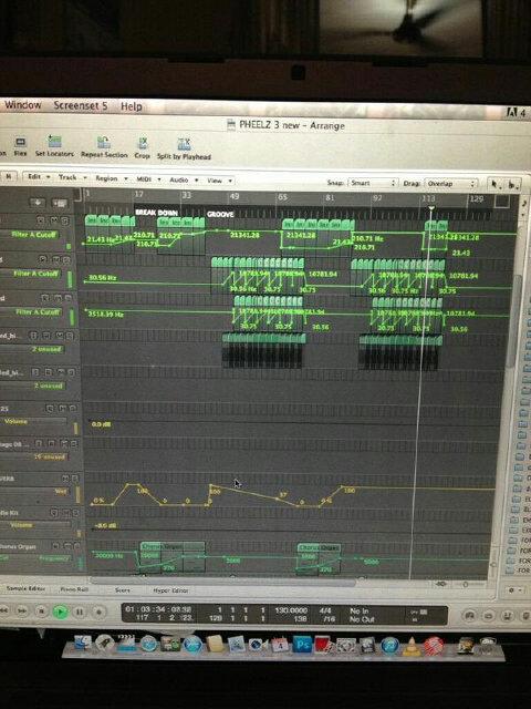 TREYZ_DMV's tweet photo. Working all day all night no rest http://t.co/skEwUsBzvx