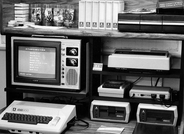 IGBundles's tweet photo. 1983. gaming setup - now imagine the TV crew broadacsting some guy or girl playing on this while commenting. Weird. http://t.co/eXiVmmSZPX