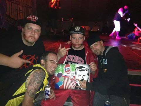 BodMod's tweet photo. @RoachClassKilla @PsychoSlingers with @therealdarkhalf http://t.co/g8iX301CmG