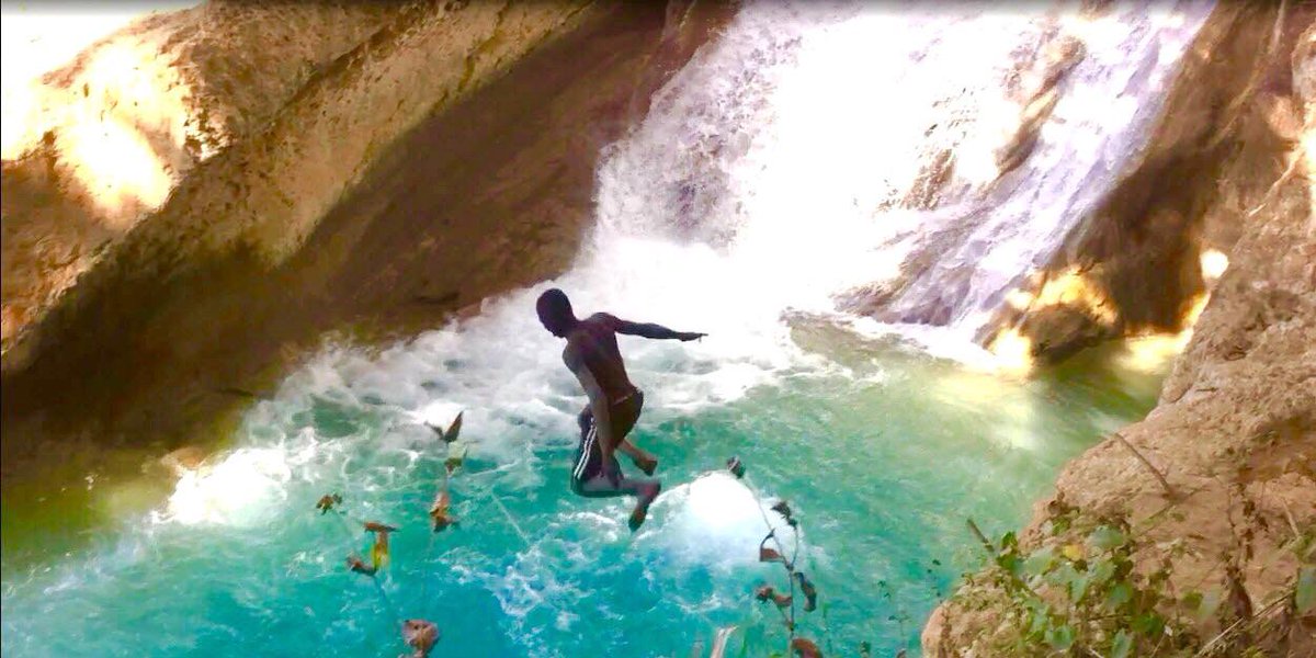 FacesOfHaiti_'s tweet photo. Votre Destination pour le week-end qui vient? [#MaDestination] Nous vous proposons #BassinZim |http://t.co/nXJHqmbglR http://t.co/55DapYVKcx