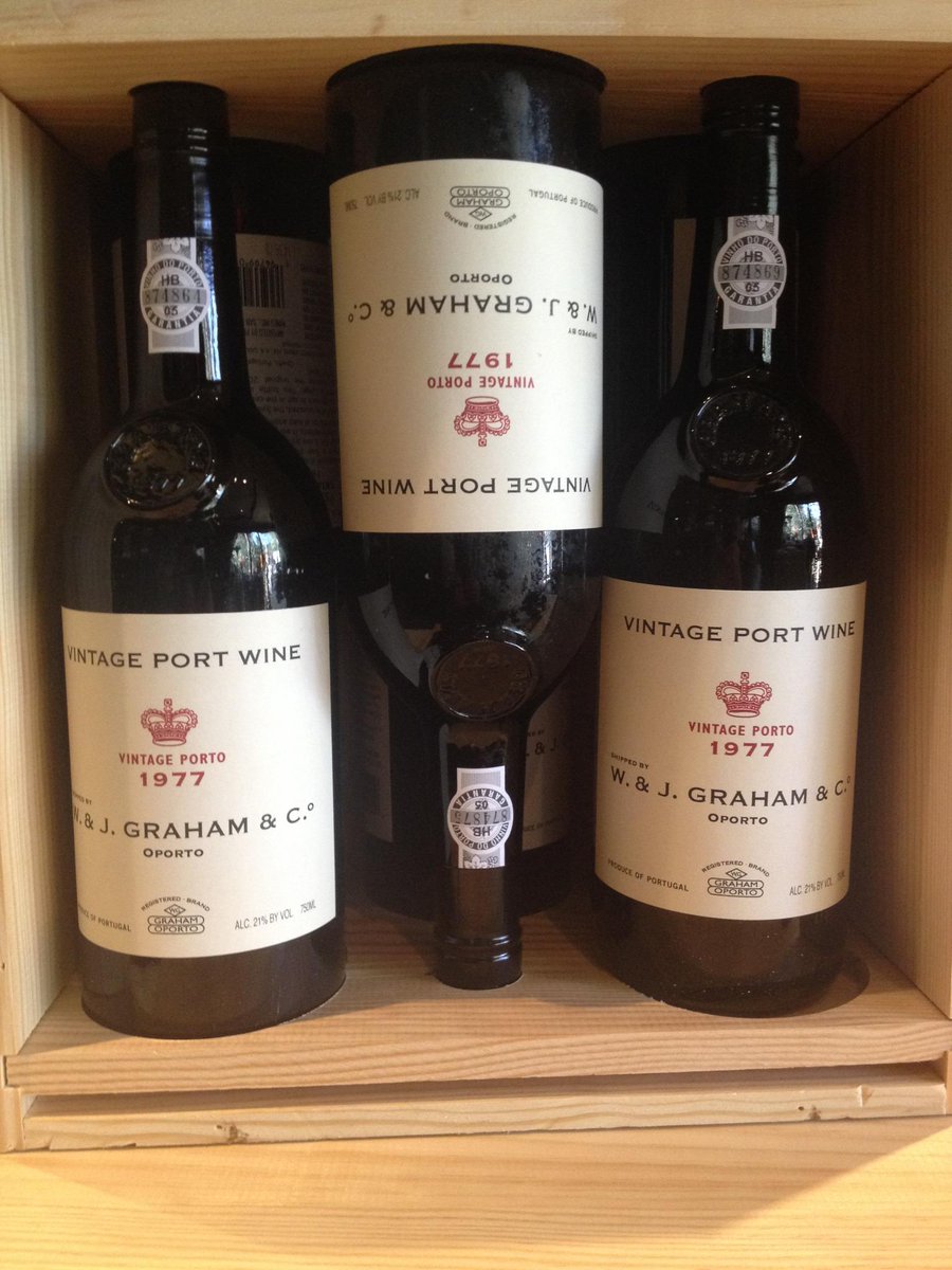 LaGrottaGa's tweet photo. Looking for that warm feeling inside?  how about a little vintage port!  @empiredistinc 1 year since #snowjam2014 http://t.co/POt7ki79g1