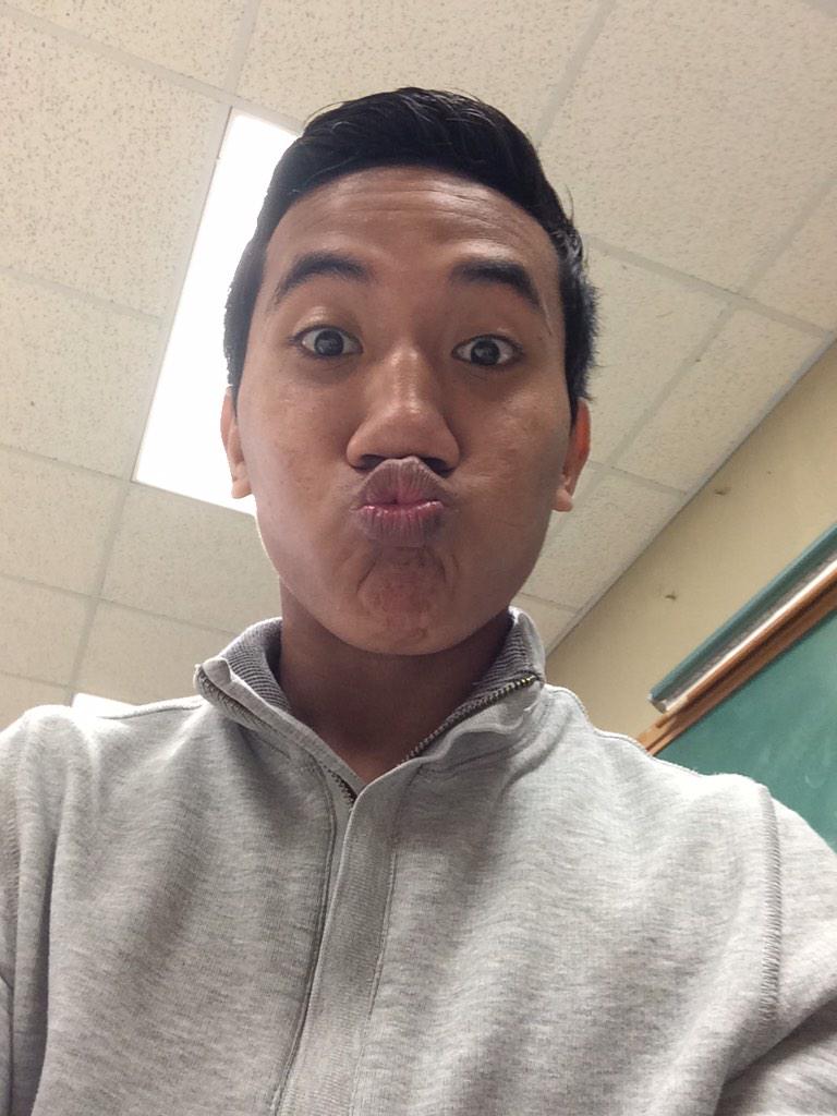 angelinejune's tweet photo. When kids take my phone #thsprobs http://t.co/Re8TLIc15a
