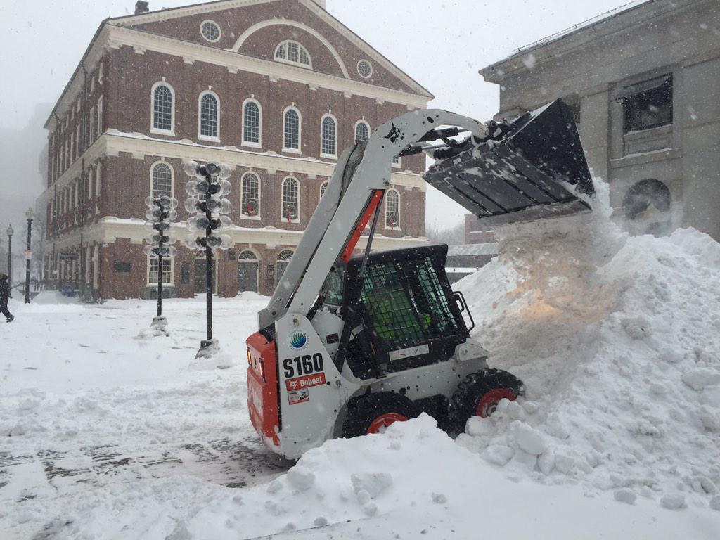 APPLESToNEPiX's tweet photo. FEATURED #FumettiSerial
OF THE #BostonBlizzard:
<#MrBlizzard's EPIC #SnowTrek!>
Check it out--FOLLOW <the #Tags> http://t.co/58nHDz3tIU