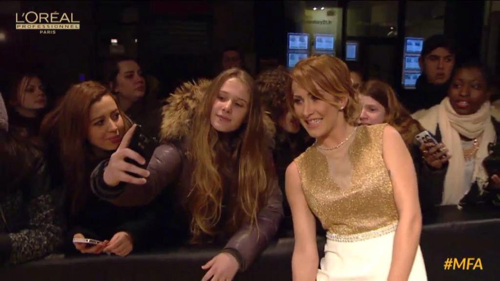GaelleNews's tweet photo. #PHOTO: Gaëlle en direct des #MFA2015. http://t.co/JN3O2rbKmo