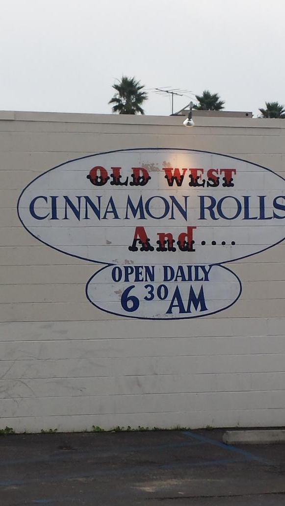 This is a must when you're visiting#pismobeach #oldwestcinnamonrolls #Cinnamon #breakfest