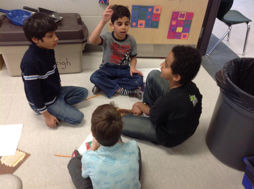 mrsblsclass's tweet photo. Using a jigsaw to share what we learned about structures. http://t.co/eWkGxczj4q