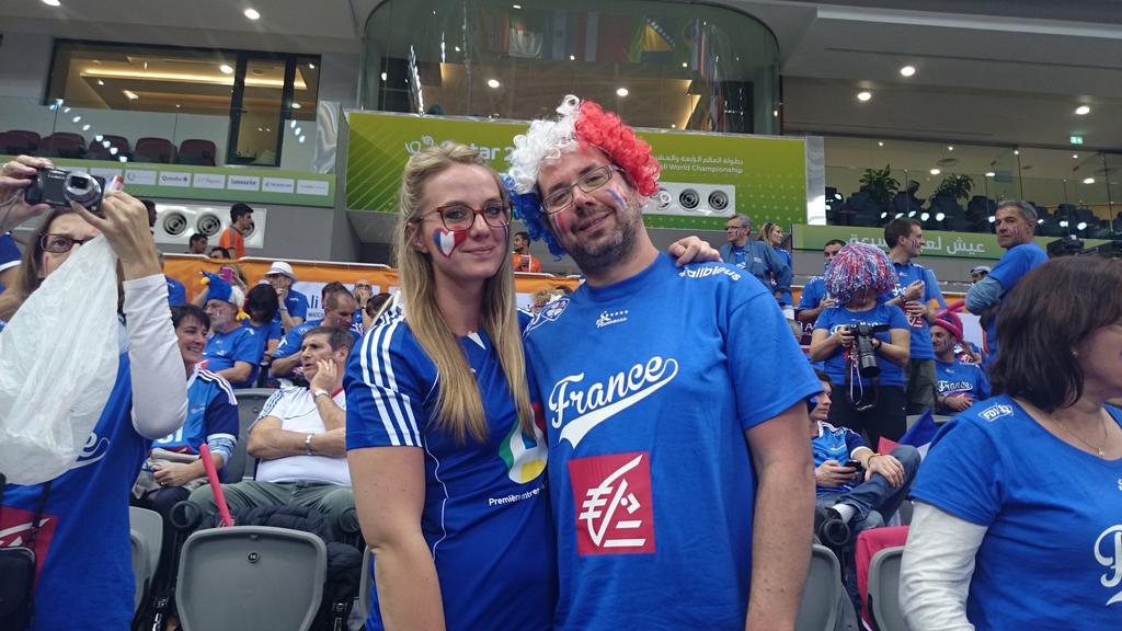 GautierPOZO's tweet photo. Allez! Les bleus! Tes supporters sont là ! Cc @ffhandball @EspritHandball @TomVillechaize   #Qatar2015 http://t.co/4XLXOBu9Nk