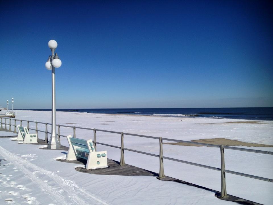 WordsMusicLife's tweet photo. No one here to make any noise. Can't feel my fingers. More than worth the trade. #Wednesday #DeepQuiet http://t.co/ao8YWzAcd4