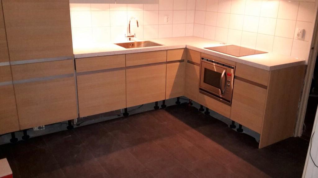 Elastiekenkoers's tweet photo. De Winterwens is bijna klaar.....het huis van Evelien is bijna gereed! http://t.co/8oZLZryJzk