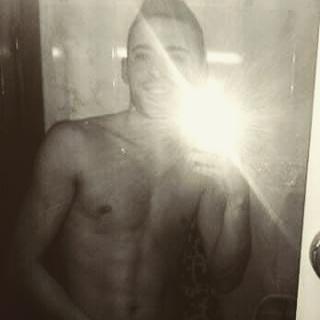 davidmolinaa90's tweet photo. "Un día más es un día menos, al menos ya no nos echamos de menos si no nos vemos" http://t.co/d6PpPCs05l