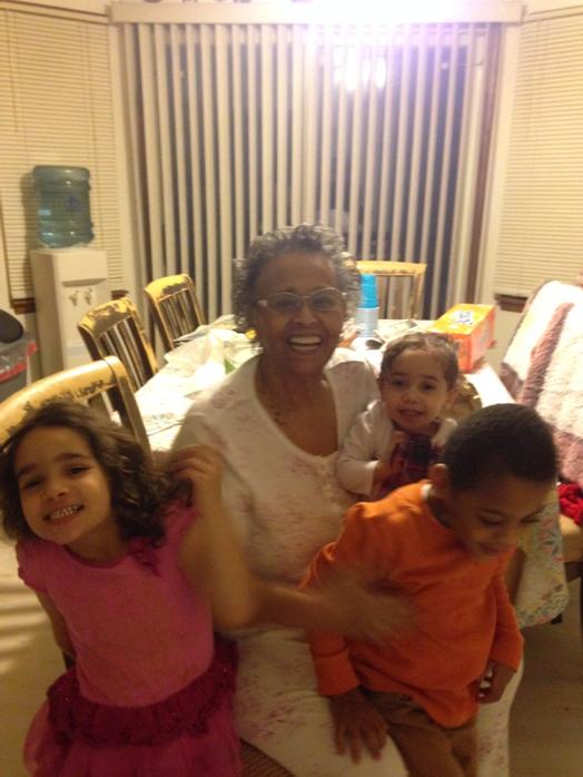 iman1476's tweet photo. My grandmother with her favorite people in the world my son and my sisters daughters❤️ http://t.co/kPJLPiMO0D
