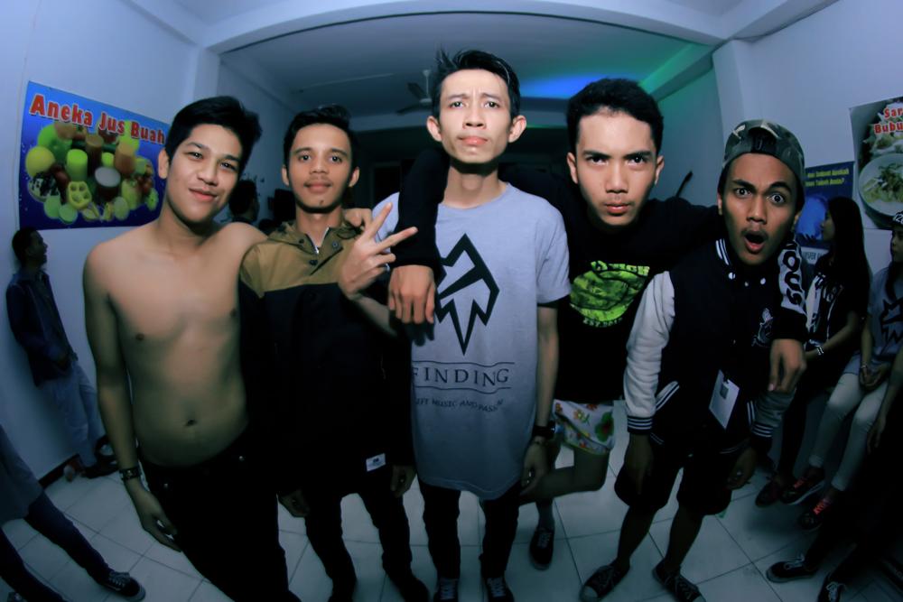 we are at stage RAWK STORE "TALK LESS AND PROVE". SERU!