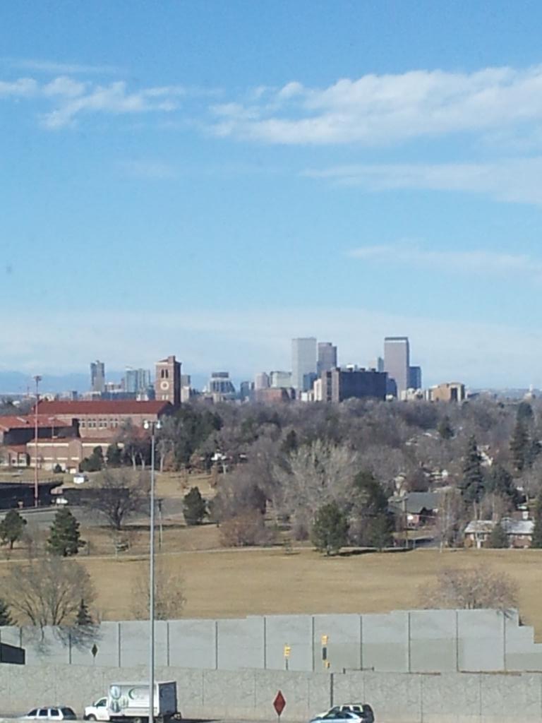 GLIMPSESELFIES's tweet photo. @RachelBordeauXO i have a city backdrop view for ur session if u like:) very close to u at University park towers http://t.co/18fBoXrGhd