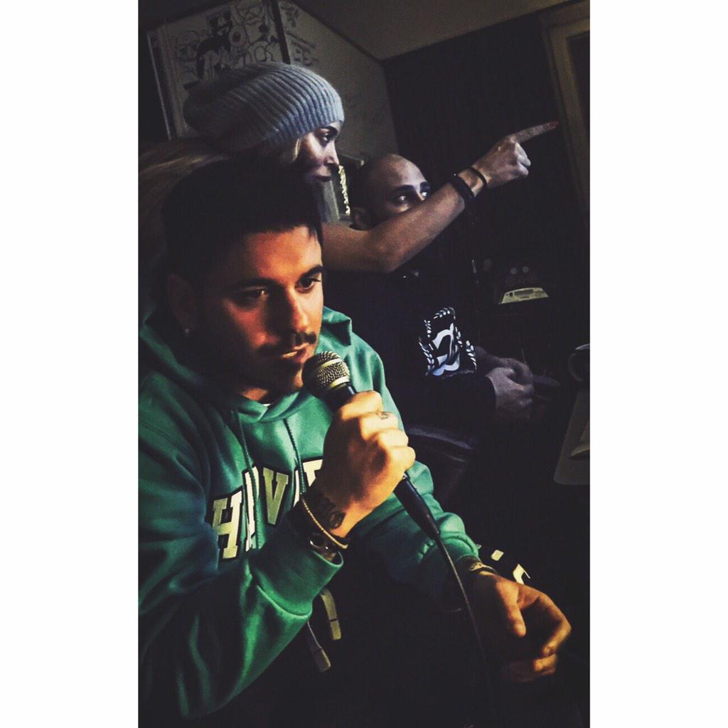 Amarillis81's tweet photo. Studio time!!!✌️✌️✌️@STAN_Official @PanosREVO @joe_minorK @Iconmusic_only http://t.co/qEo7qnBZLd