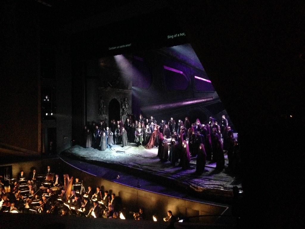 tommyonweb's tweet image. "A tutti rida il cor! A festa!" // #PuritaniOF #neverlandOF @maggiomusicale
