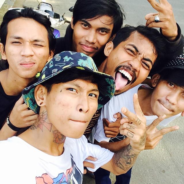 Have fun around! #bucket #fun #allfriends