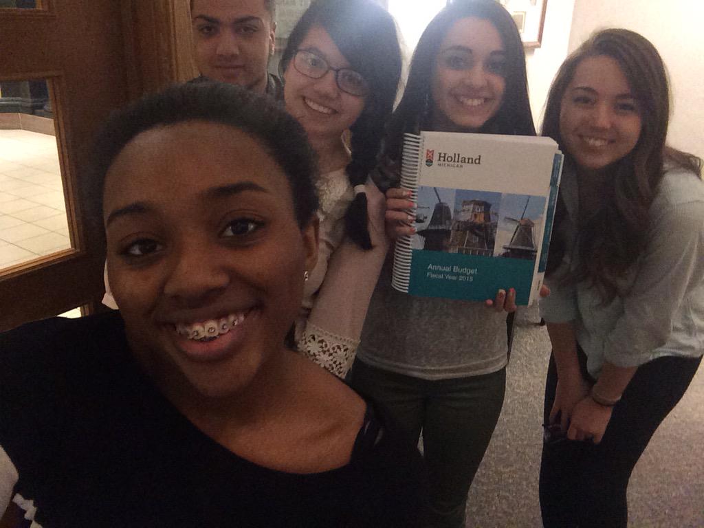 slefebreHHS's tweet photo. #teamcitygov learning all about @CityofHolland ! Coolest city in the USA! #getprepd http://t.co/bWRtKZYiVf