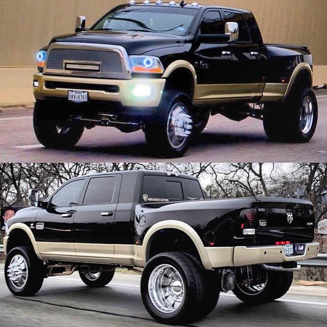 RollingCoalBaby's tweet photo. Sickest Cummins Dually I've ever seen!! #dodge #cummins http://t.co/doAbTAlzxx