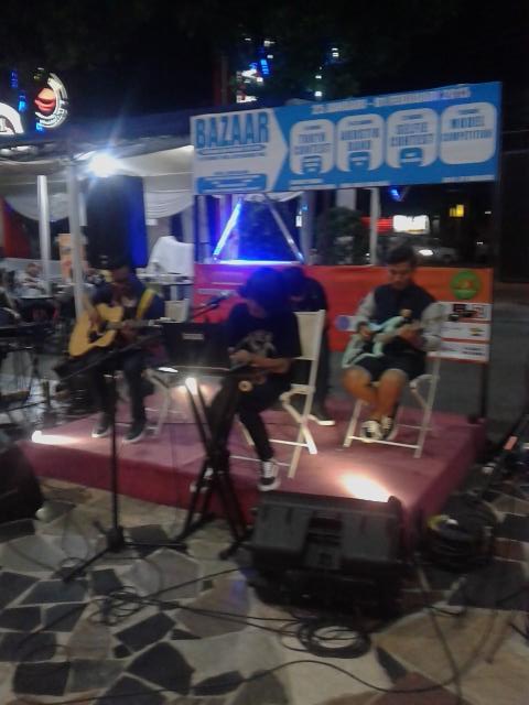 TOYSTORYATTACK's tweet photo. Thank,s untuk @formiradio @lilimangement dan semua yang udah meriahin acara semalem KEREN!!! http://t.co/BDm5B7H2DI
