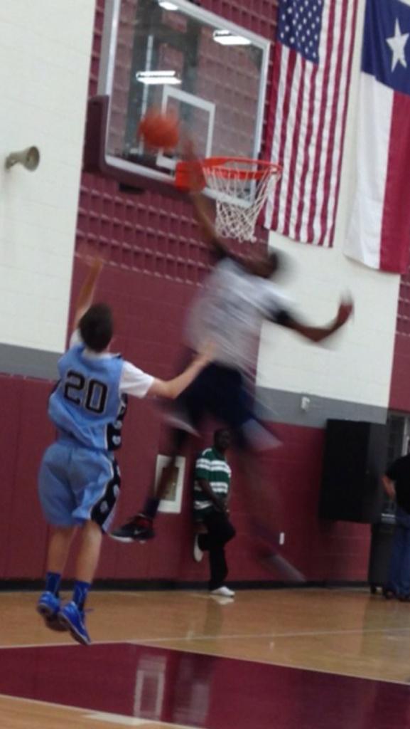 Kay_Hal's tweet image. “@WhiteBballPains: When fundamentals don't work. #WhiteBballPains http://t.co/XwekygD3Vq” @Jon_hal lol