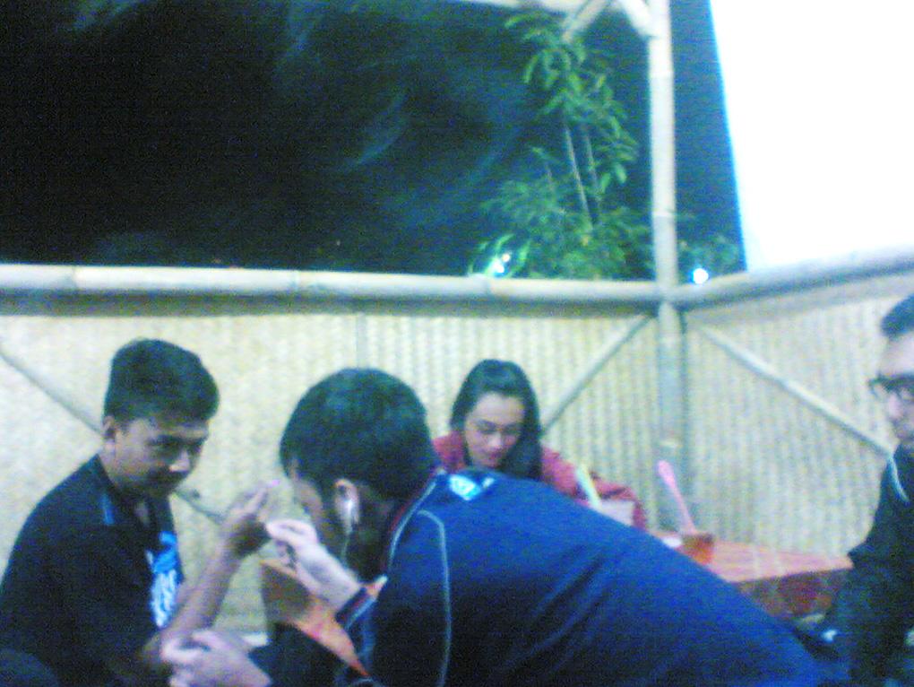 Prima, Wedha, Fani, &amp; Benny di <a href="/0298_pinarak/">salatiga.pinarak</a>