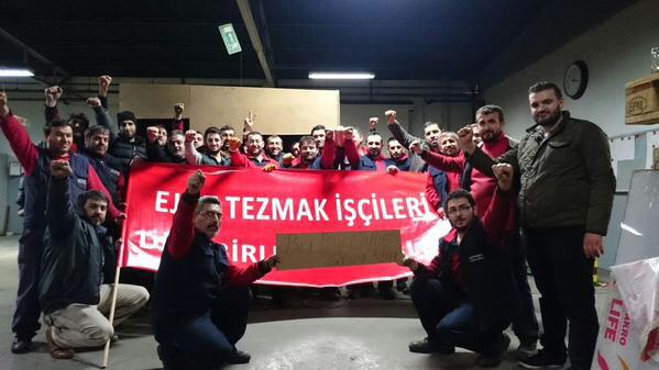 zekikayahan's tweet photo. İşte yayına katılan işçiler. G.osmanpaşa Ejot Tezmak fabrikasındaki grev çadırına çay,şeker istiyorlar. #matrax http://t.co/QmrBickHe5