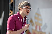 A happy dapper 46th birthday to Mo Rocca!  # 