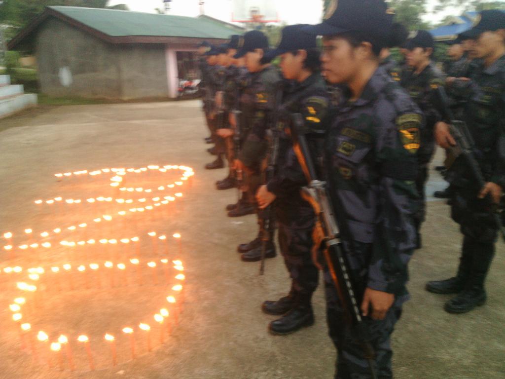 EndozoLean's tweet photo. #tyingblackribbons 
#candlelighting 
#momentofprayer
#Sympathy
#fallenheroes
# PNPSAF @pro7official  @RDPRO7 @RPSB7 http://t.co/LGxxcchQw4