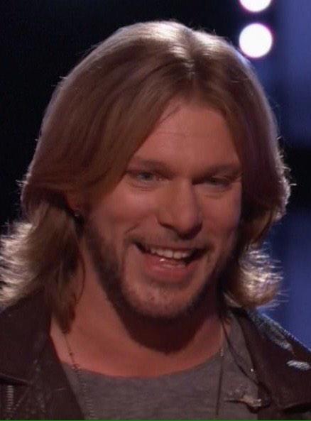 OkieYallers's tweet photo. @CWBYall The #Hotex he has a gorgeous smile! http://t.co/y5qgLuEFko