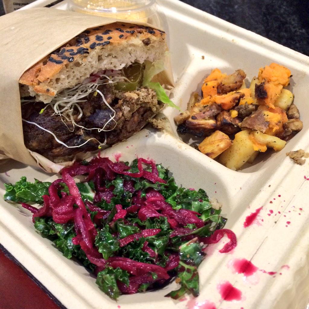 marniwasserman's tweet image. Have you been to @KupfertKim at #brookfieldplace? Had the most epic burger! #wheatless #meatless