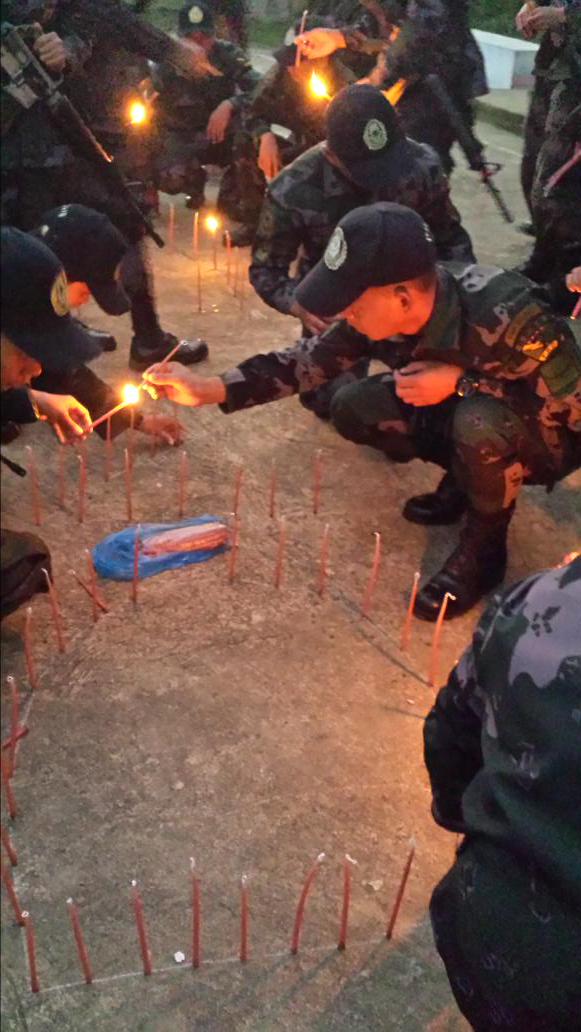 EndozoLean's tweet photo. #candlelighting #moment of prayer
# sympathy
#fallen Heroes
#PNP SAF
#restinpeace @pro7official  @RDPRO7 @rpcrd7pnp http://t.co/7mjscumhNf