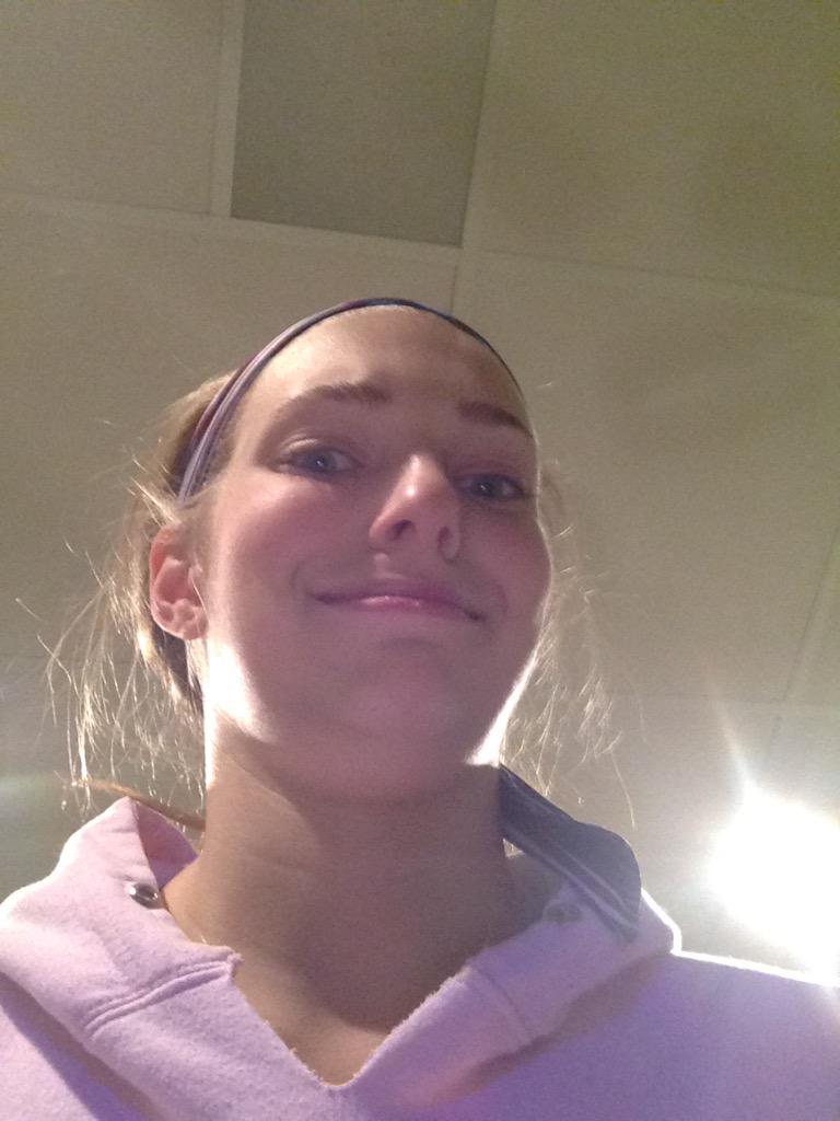bridgetmurphy32's tweet photo. happy birthday Sarah!!💗🎈 @peksasarah http://t.co/7eGCJmTFh6