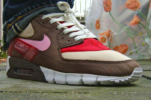 OnlyAirMax's tweet photo. "Bacon" Air Max 90 Current Huarache. http://t.co/bsT1AkJWYy