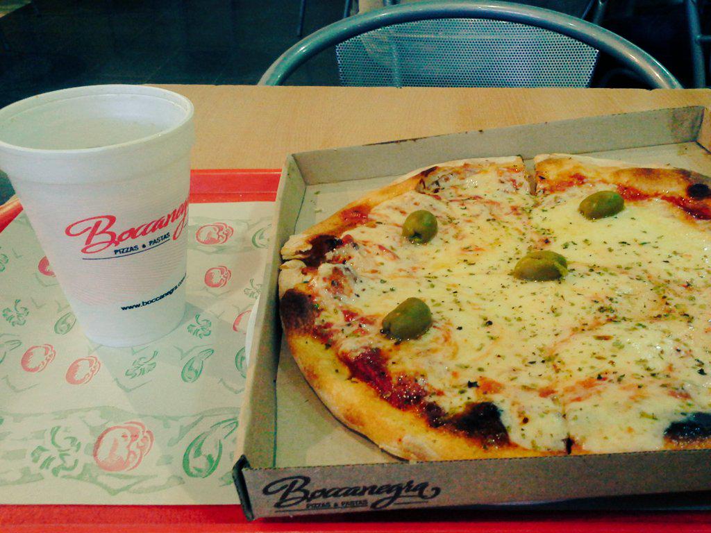 Jap22Julio's tweet photo. Salio pizza en #NineShopping..
#soygordojaja . http://t.co/BjlCubfUH2
