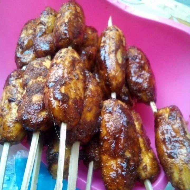 mixedfilipino's tweet photo. Uh ohh...my #KamoteQue cravings are kicking in again. Lola's cooking is unbelievable 😇 @filipinofood http://t.co/eUga7j5EcY