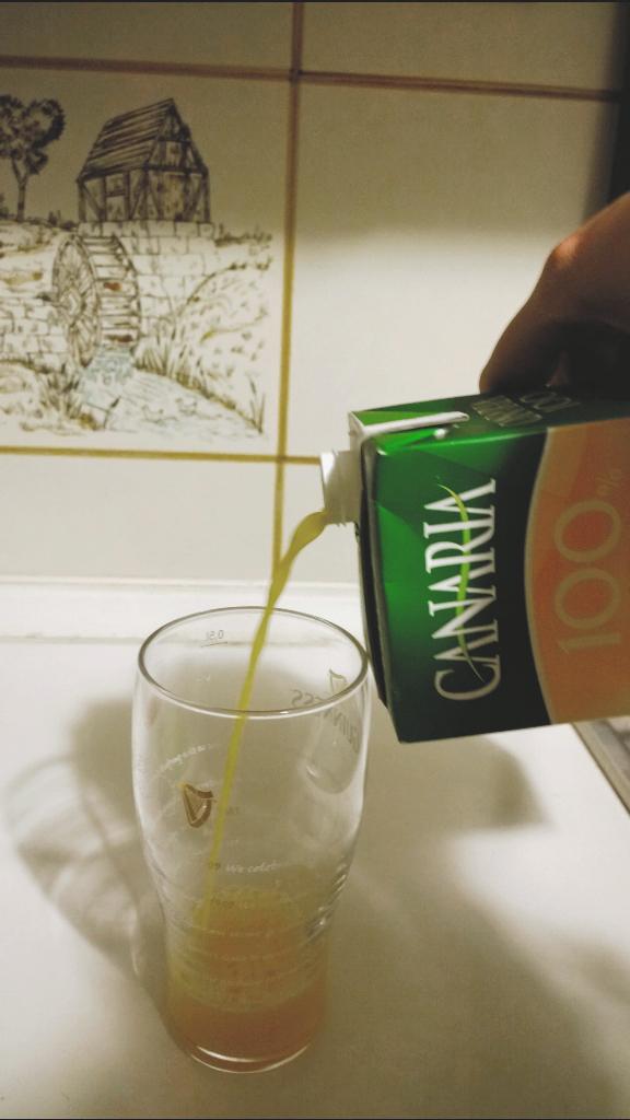 marikamorabito's tweet image. Una vita passata a versar nel modo sbagliato,poi decidi di applicar le leggi della fisica e...#breakfast #physicslaws