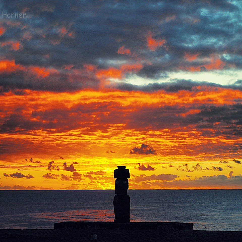 eugenienari's tweet photo. Easter Island #CHILE @julypondia @CarluzCh @VivaChile2012 @YoPromuevoChile @likechile @thisisChile @licanraycita http://t.co/0DSmWxW6IQ