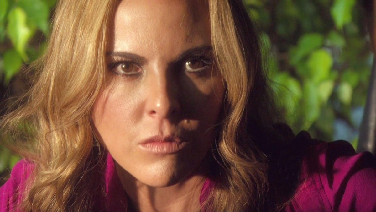 MaridoAlquiler's tweet photo. "#Renato, la policía nos está espiando¨...#Anastasia #DDP @katedelcastillo @Daltontony http://t.co/8u2sdfQqIk
