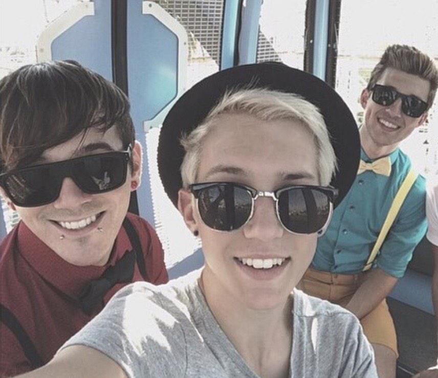 On a brighter note, LushLaws family reunion is only 8 days away! ❤️💛💚💙💜