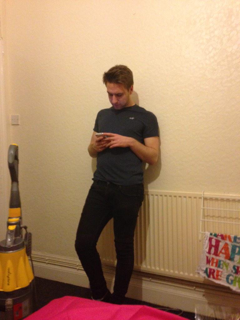 rickithehammy's tweet image. Just been woken up by this drunken geezer #nomorerevsforbevsforkeg